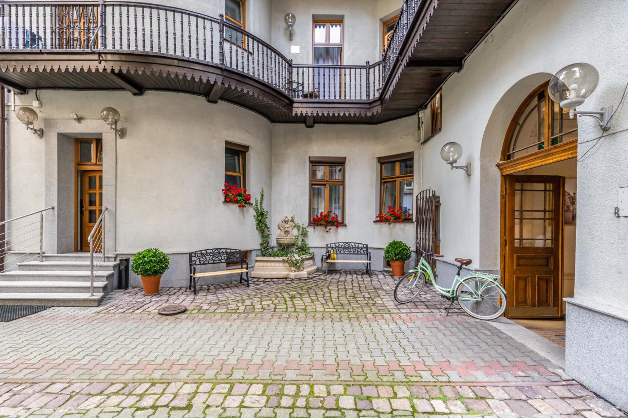 Beautiful Cracow Apartments By Cozyplace Краков Экстерьер фото